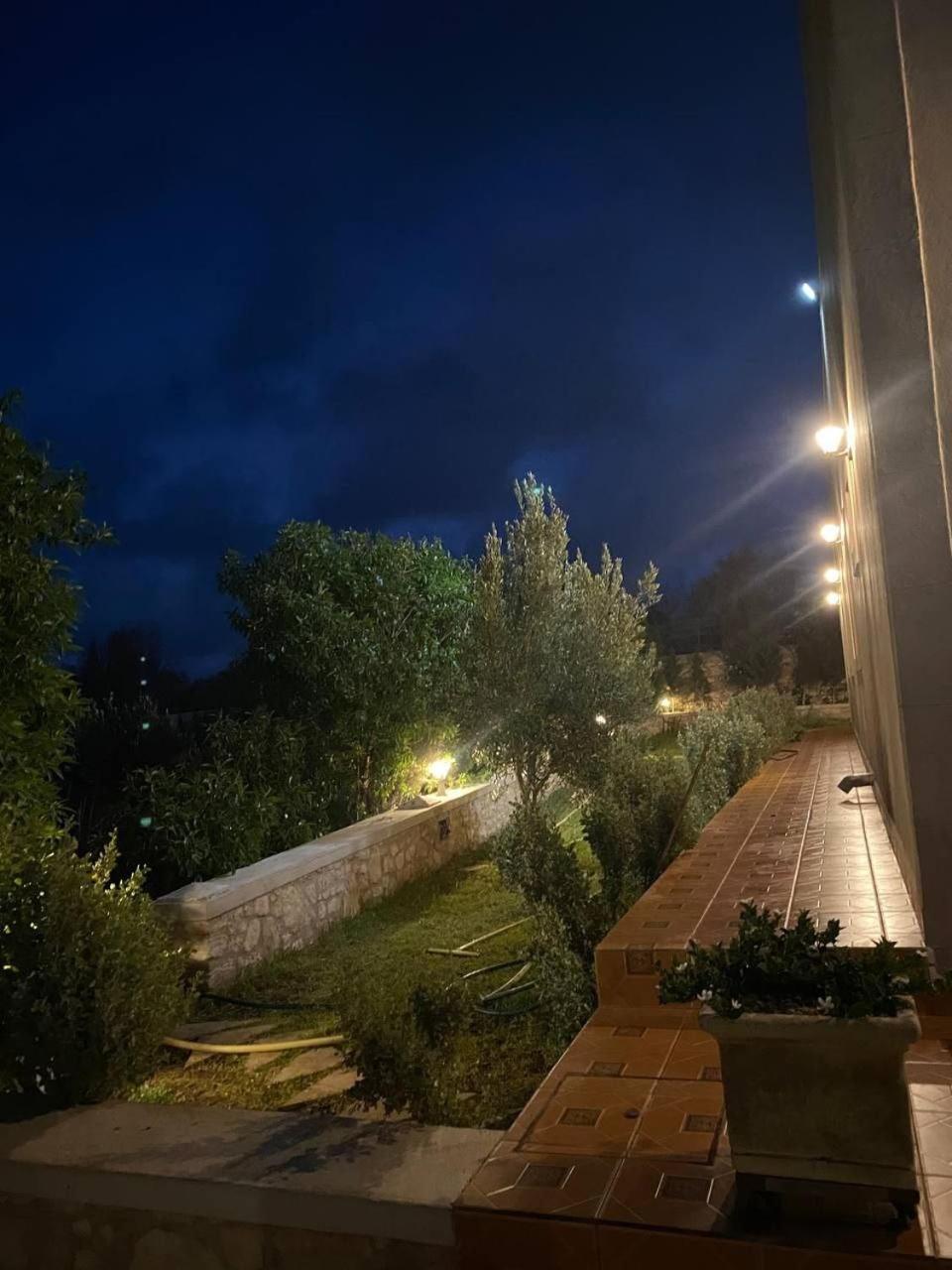 Laarich Villa *